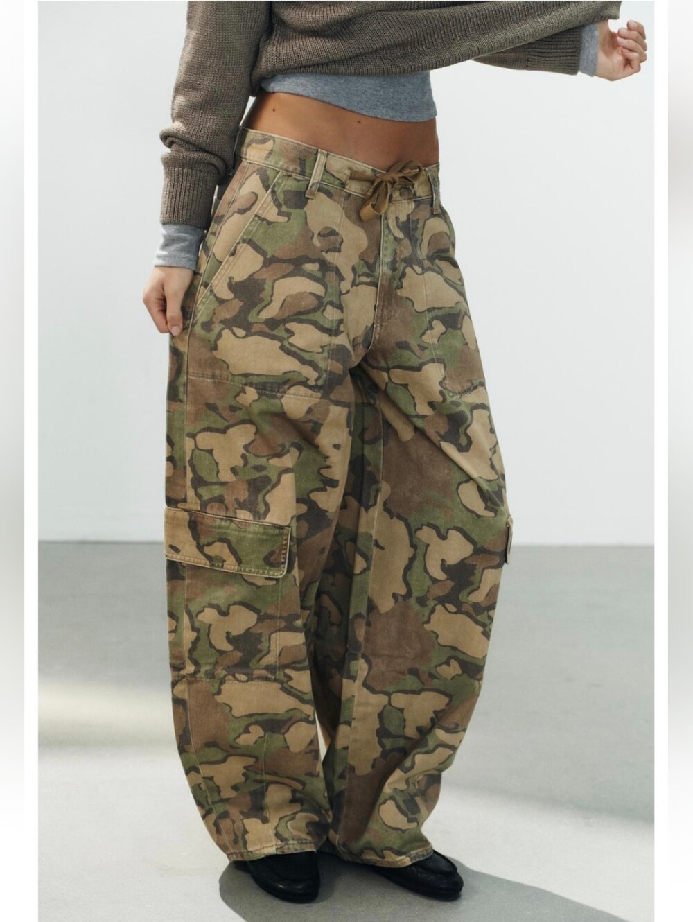 ZARA PRINTED OVERSIZE CARGO PANTS